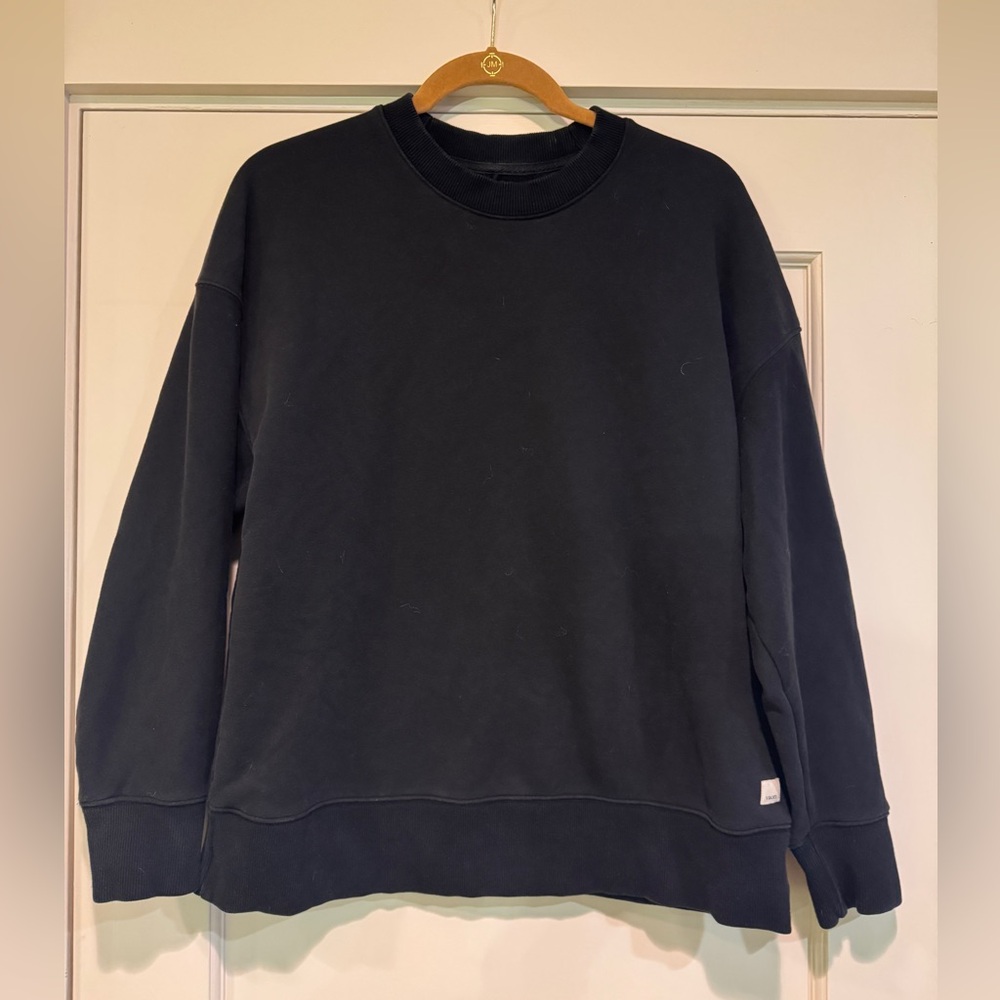 Vuori Classic Black Women's Crew Neck size medium